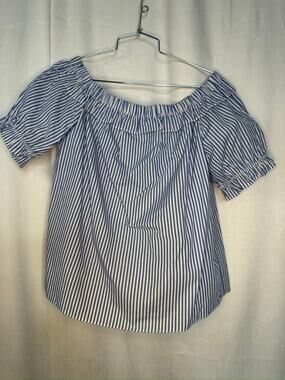 424. Vineyard Vines for Target Blue White Stripe Peasant Top Size M